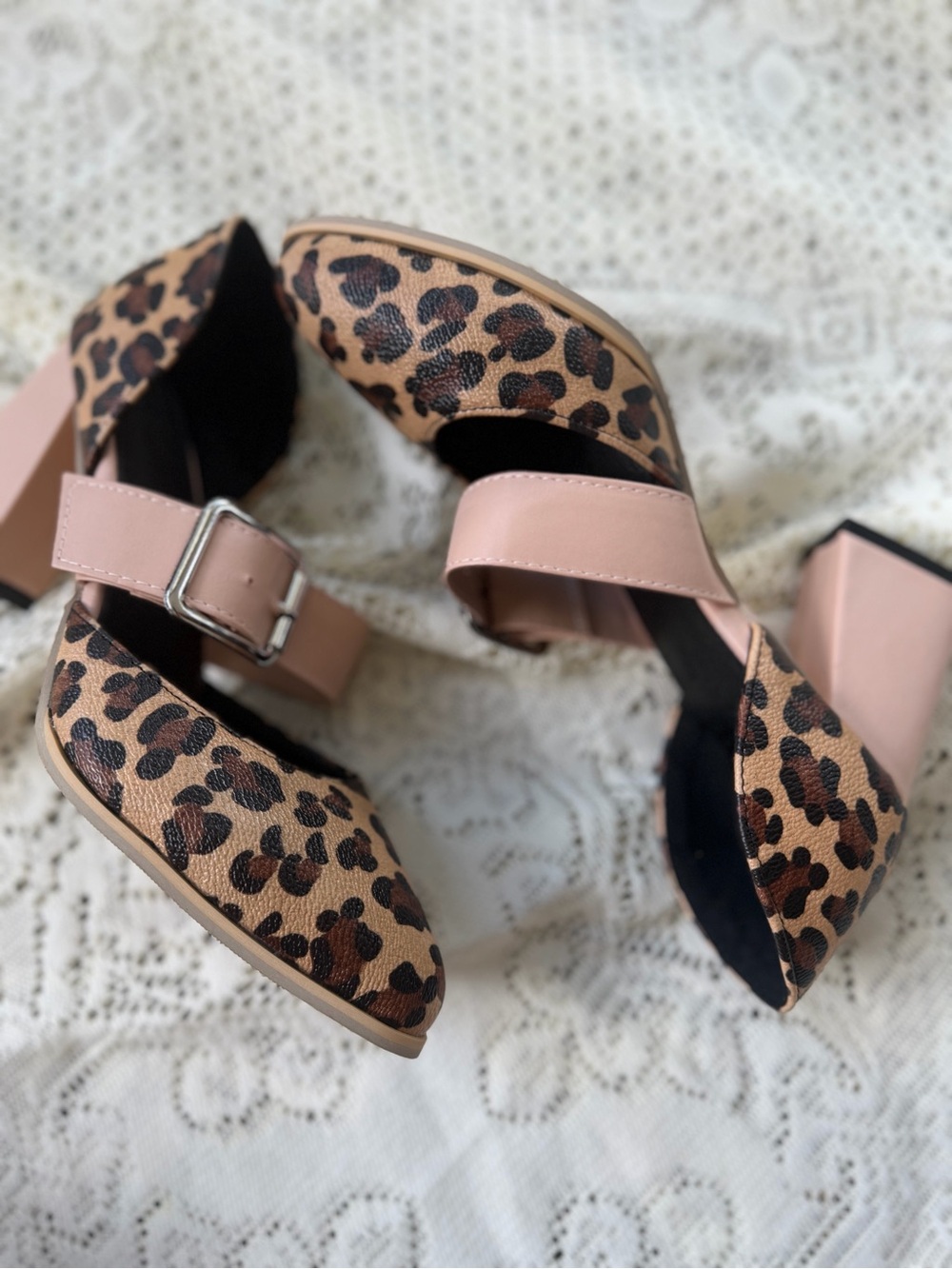 Source Unknown Leopard Print Block Heel with Pink Strap